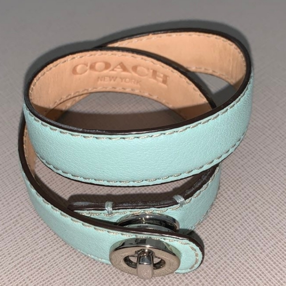BEAUTIFUL COACH LIGHT EGGSHELL BLUE WRAP 💙 BRACELET